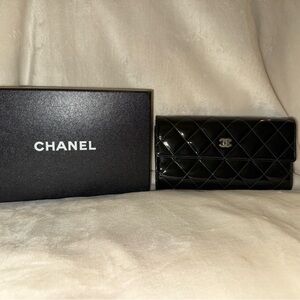 CHANEL Black Patent Quilted Wallet